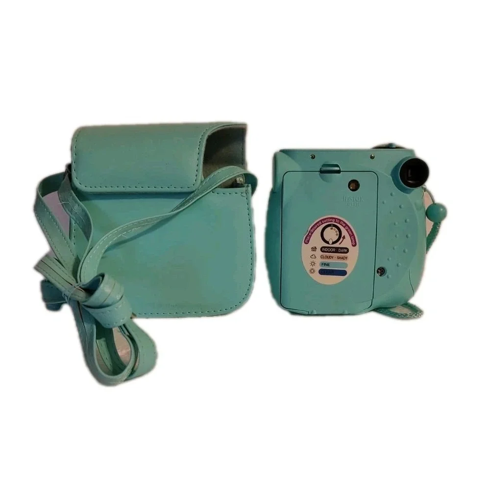 Fujifilm Instax Mini 7S Seafoam Green Instant Film Camera W/ Carrying Case